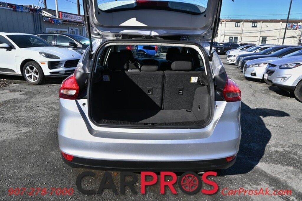 2017 Ford Focus SE Hatchback - Remote Start - Automatic - Back Up Camera - Microsoft Sync - Bluetooth - Keyless Entry - Cruise Control - Air Conditioning - Block Heater - 38 MPG Anchorage AK