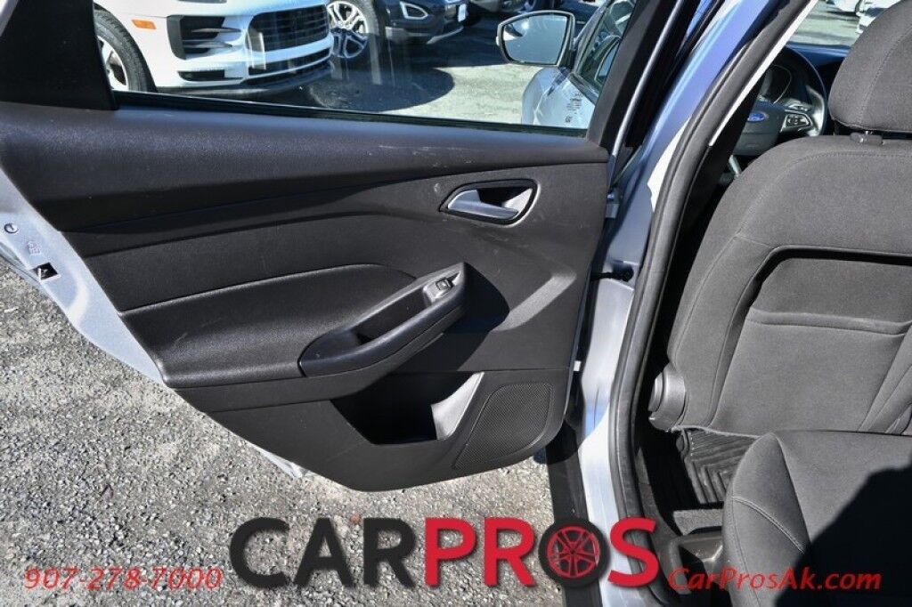 2017 Ford Focus SE Hatchback - Remote Start - Automatic - Back Up Camera - Microsoft Sync - Bluetooth - Keyless Entry - Cruise Control - Air Conditioning - Block Heater - 38 MPG Anchorage AK