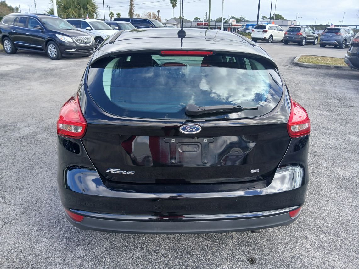 2017 Ford Focus SE Hatchback 4D