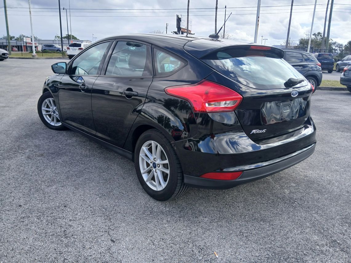 2017 Ford Focus SE Hatchback 4D
