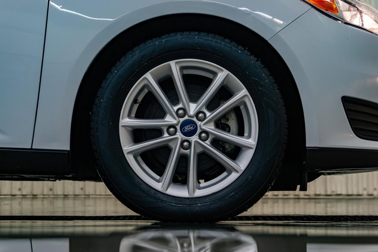 2017 Ford Focus SE Hatchback BCam Red Deer AB