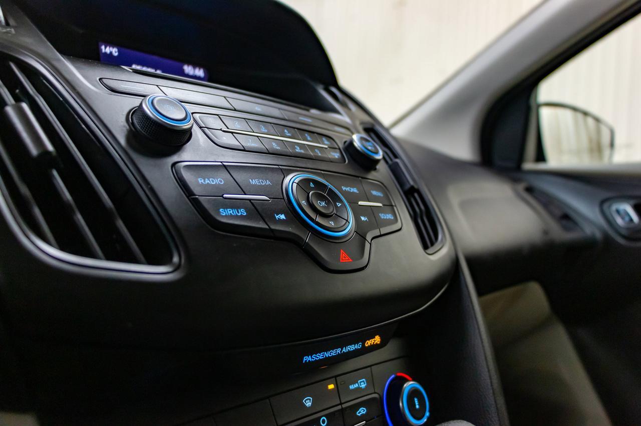 2017 Ford Focus SE Hatchback BCam Red Deer AB