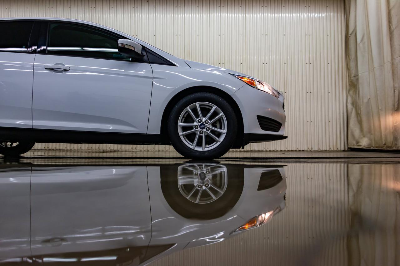 2017 Ford Focus SE Hatchback BCam Red Deer AB