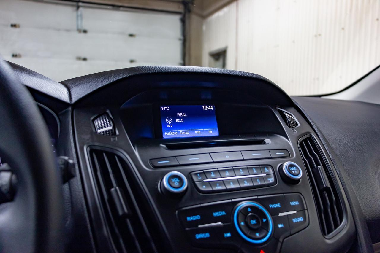 2017 Ford Focus SE Hatchback BCam Red Deer AB
