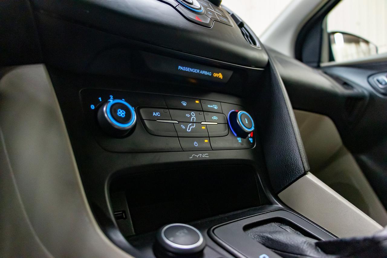 2017 Ford Focus SE Hatchback BCam Red Deer AB