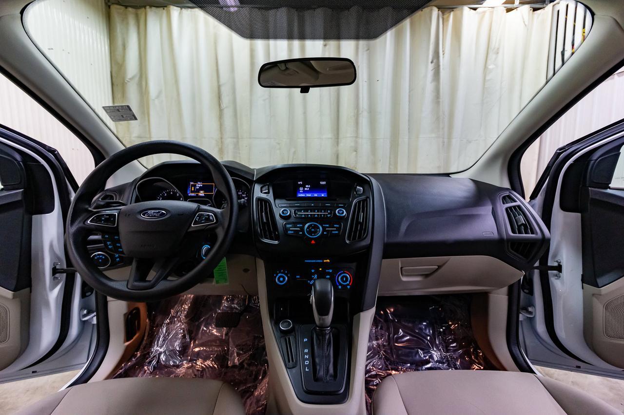 2017 Ford Focus SE Hatchback BCam Red Deer AB