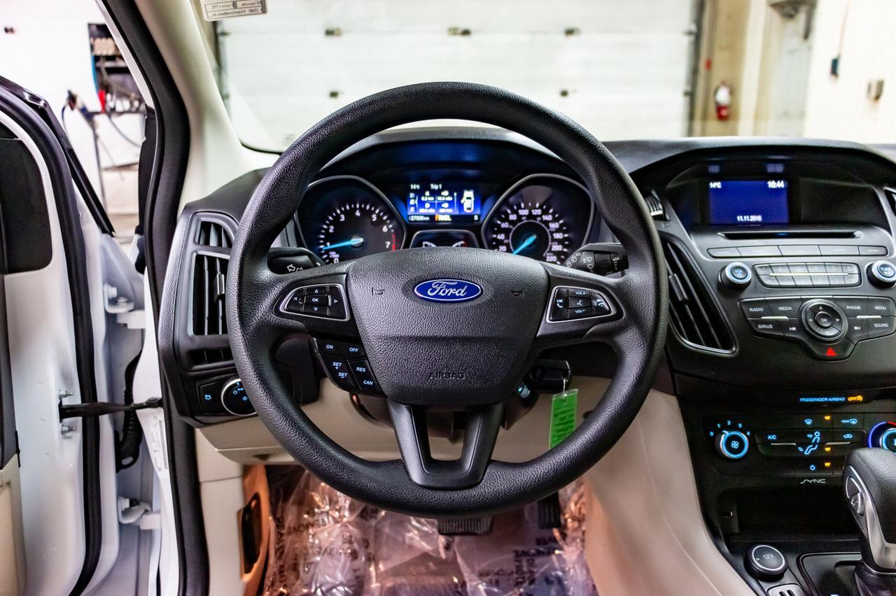 2017 Ford Focus SE Hatchback BCam Red Deer AB