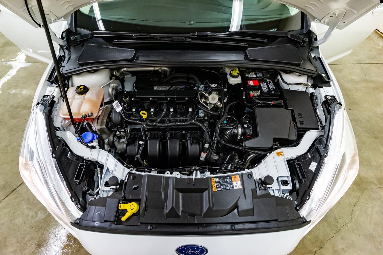 2017 Ford Focus SE Hatchback BCam Red Deer AB