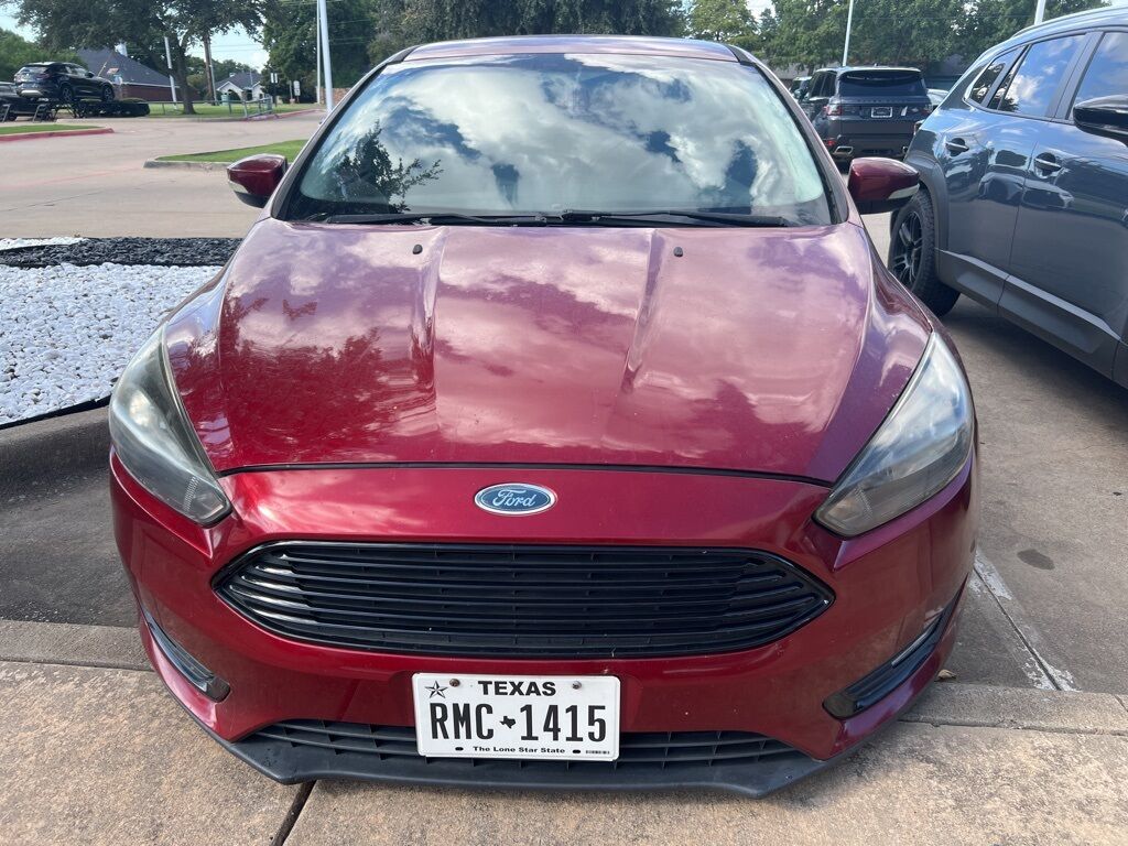 2017 Ford Focus SE photo 5
