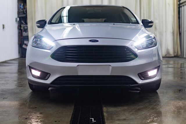 2017 Ford Focus SEL Hatchback Nav Roof BCam Red Deer AB
