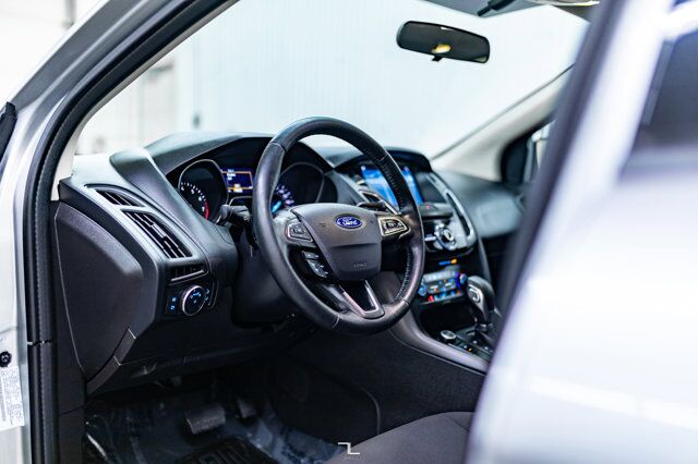 2017 Ford Focus SEL Hatchback Nav Roof BCam Red Deer AB