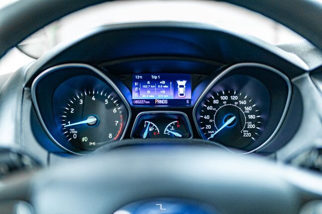 2017 Ford Focus SEL Hatchback Nav Roof BCam Red Deer AB