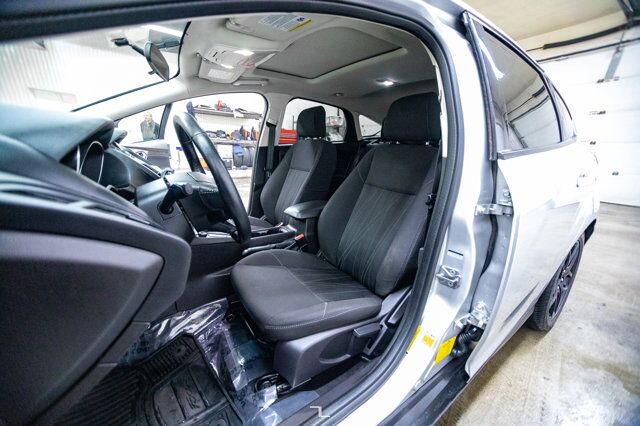 2017 Ford Focus SEL Hatchback Nav Roof BCam Red Deer AB