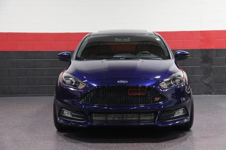 2017 Ford Focus ST 6-Speed Manual 4dr Hatchback Chicago IL