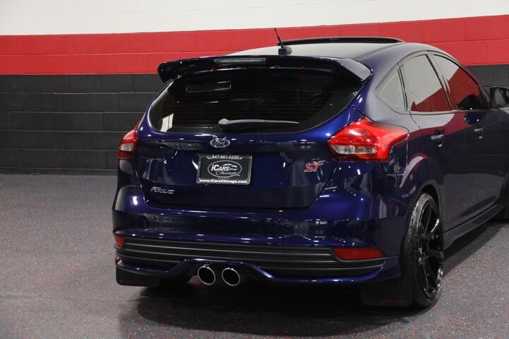 2017 Ford Focus ST 6-Speed Manual 4dr Hatchback Chicago IL