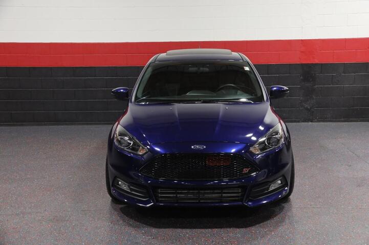 2017 Ford Focus ST 6-Speed Manual 4dr Hatchback Chicago IL