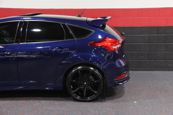 2017 Ford Focus ST 6-Speed Manual 4dr Hatchback Chicago IL