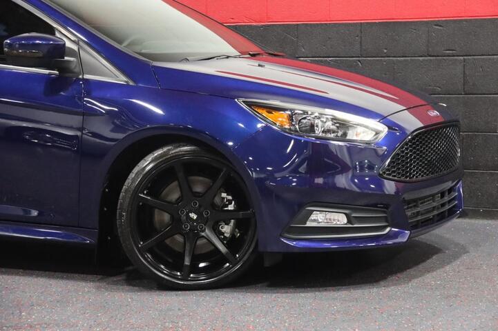 2017 Ford Focus ST 6-Speed Manual 4dr Hatchback Chicago IL