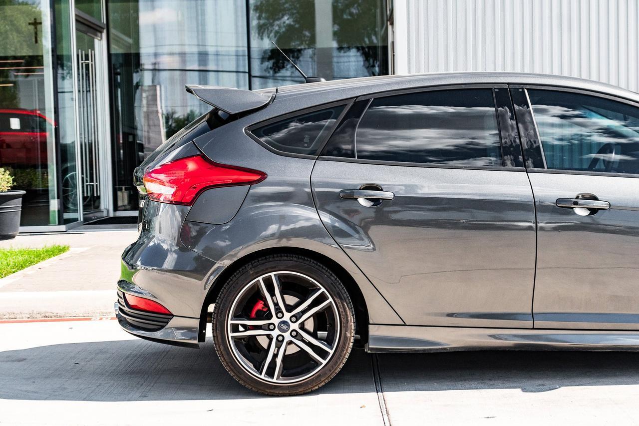 2017 Ford Focus ST  Selma TX