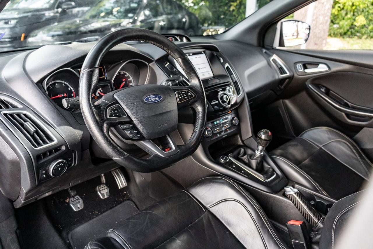 2017 Ford Focus ST  Selma TX