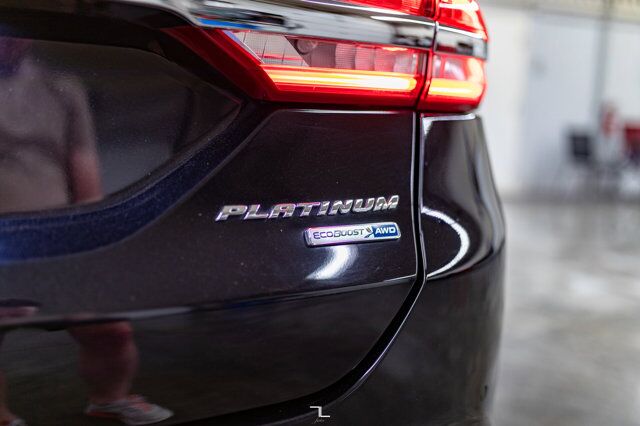 2017 Ford Fusion AWD Platinum Leather Roof Nav BCam Red Deer AB