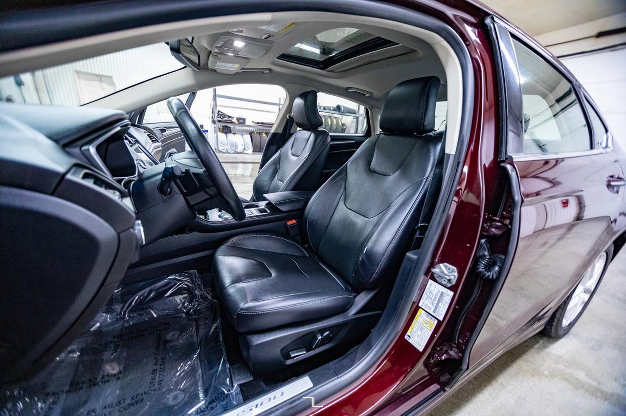 2017 Ford Fusion AWD Titanium Leather Roof Nav BCam Red Deer AB