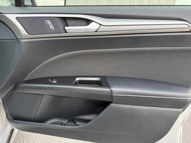 2017 Ford Fusion SE  TX