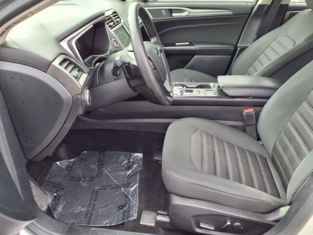 2017 Ford Fusion SE  TX