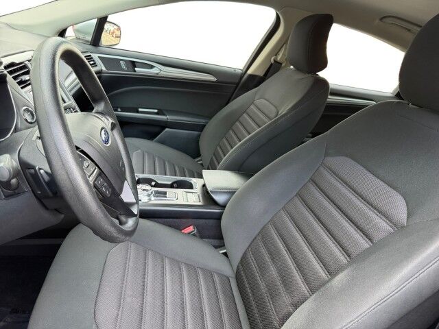 2017 Ford Fusion SE  TX
