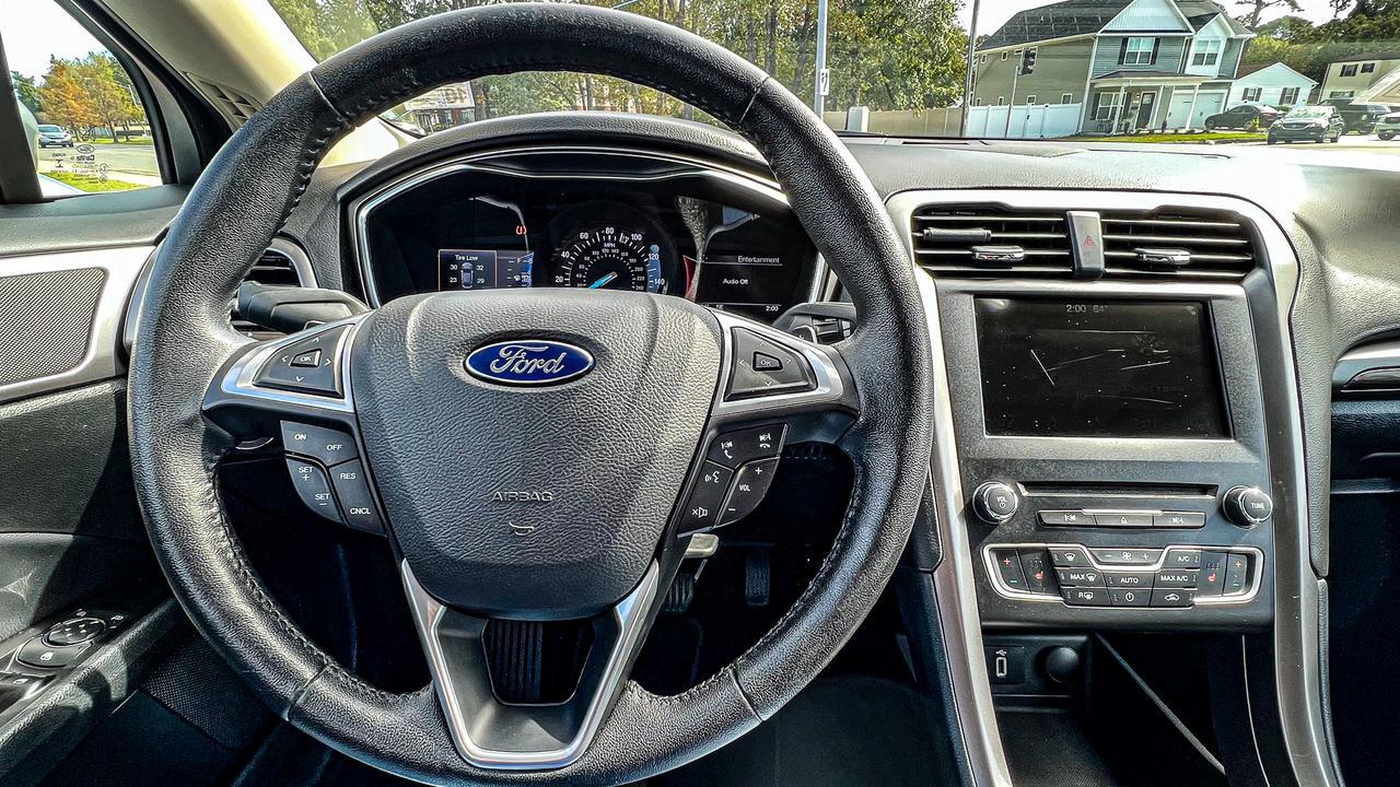 2017 Ford Fusion SE ECOBOOST, NAVIGATION, BACKUP CAMERA, BLUETOOTH