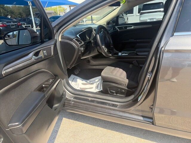 2017 Ford Fusion SE Gainesville TX