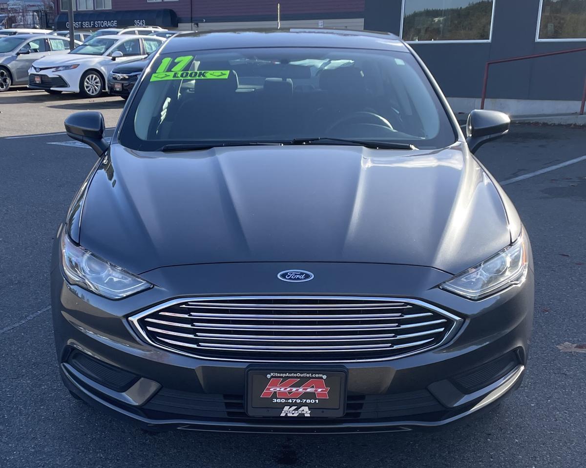 2017 Ford Fusion SE Sedan 4D