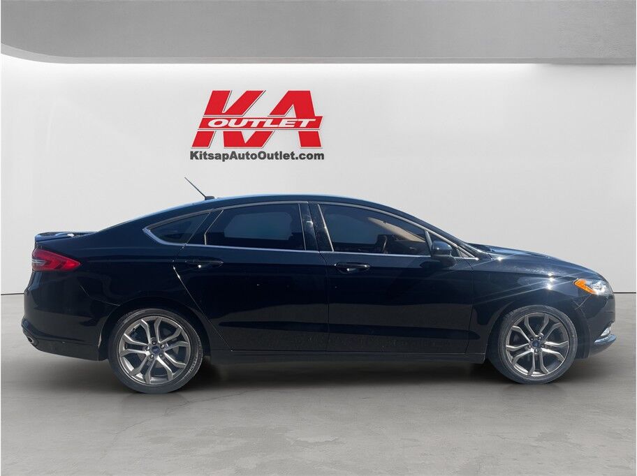 2017 Ford Fusion SE Sedan 4D