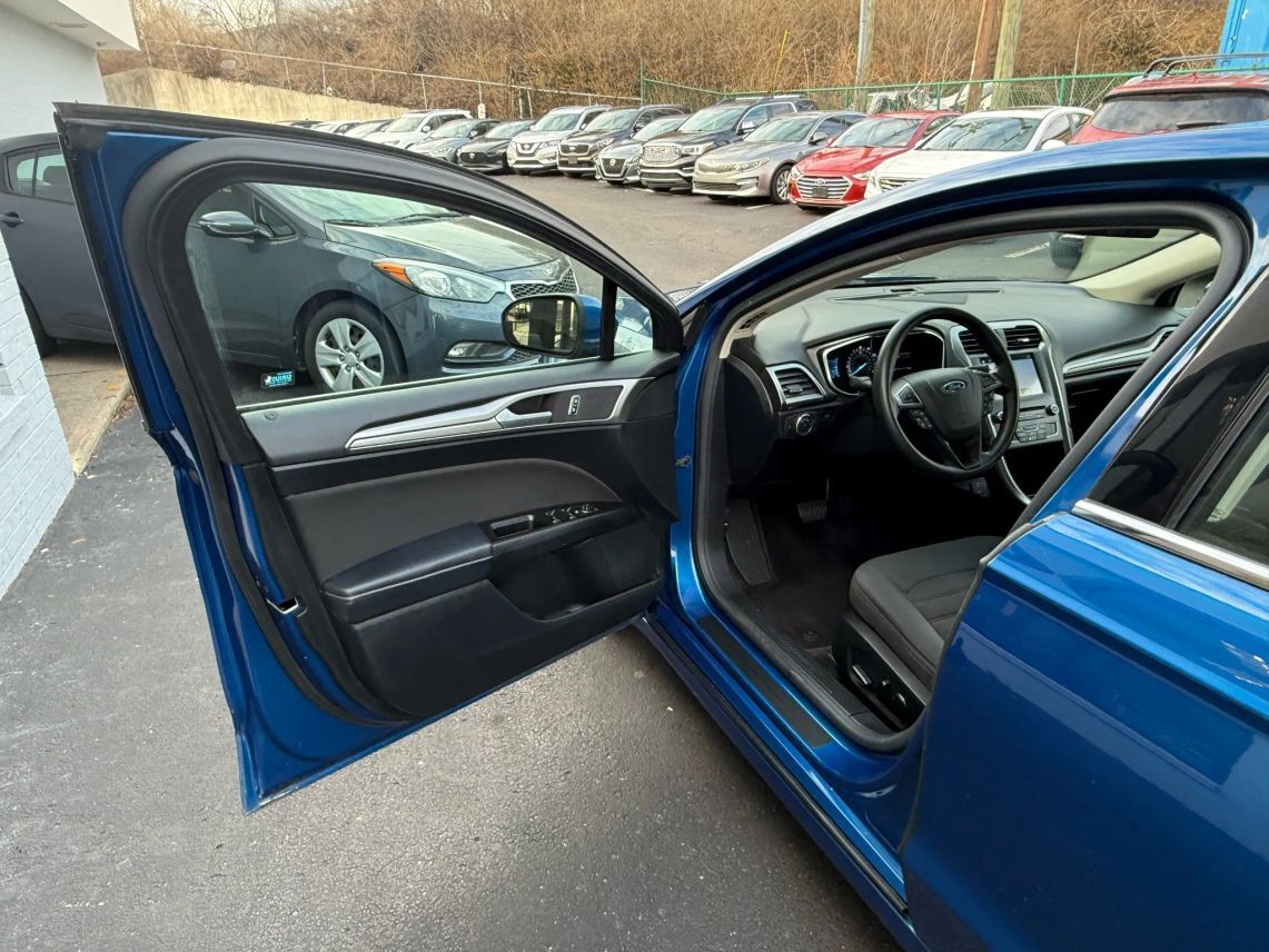 2017 Ford Fusion SE Sedan 4D Cincinnati OH