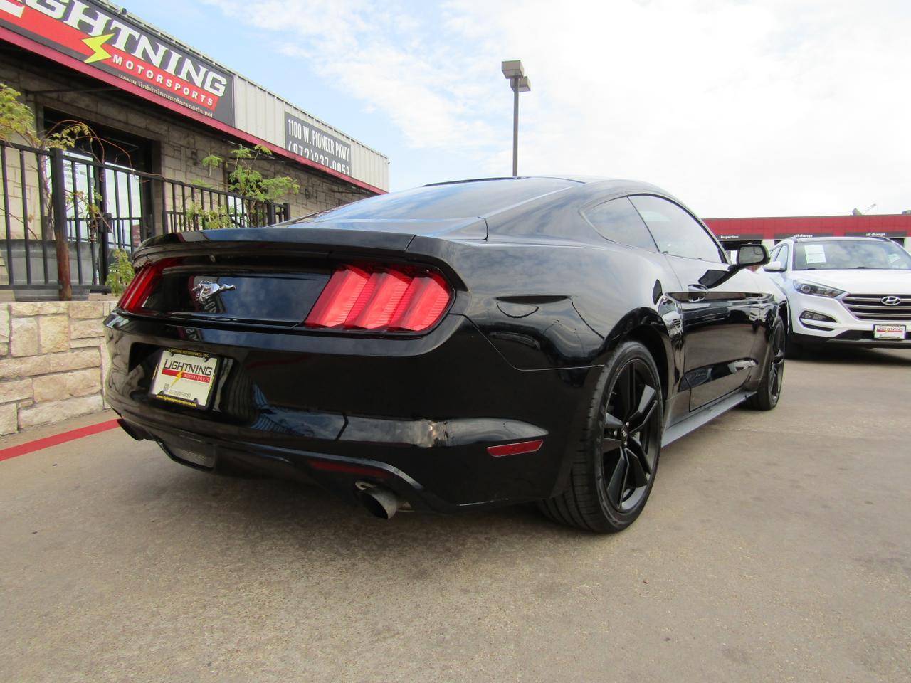 2017 Ford Mustang EcoBoost Fastback Grand Prairie TX