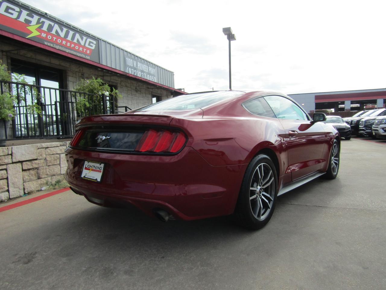 2017 Ford Mustang EcoBoost Fastback Grand Prairie TX