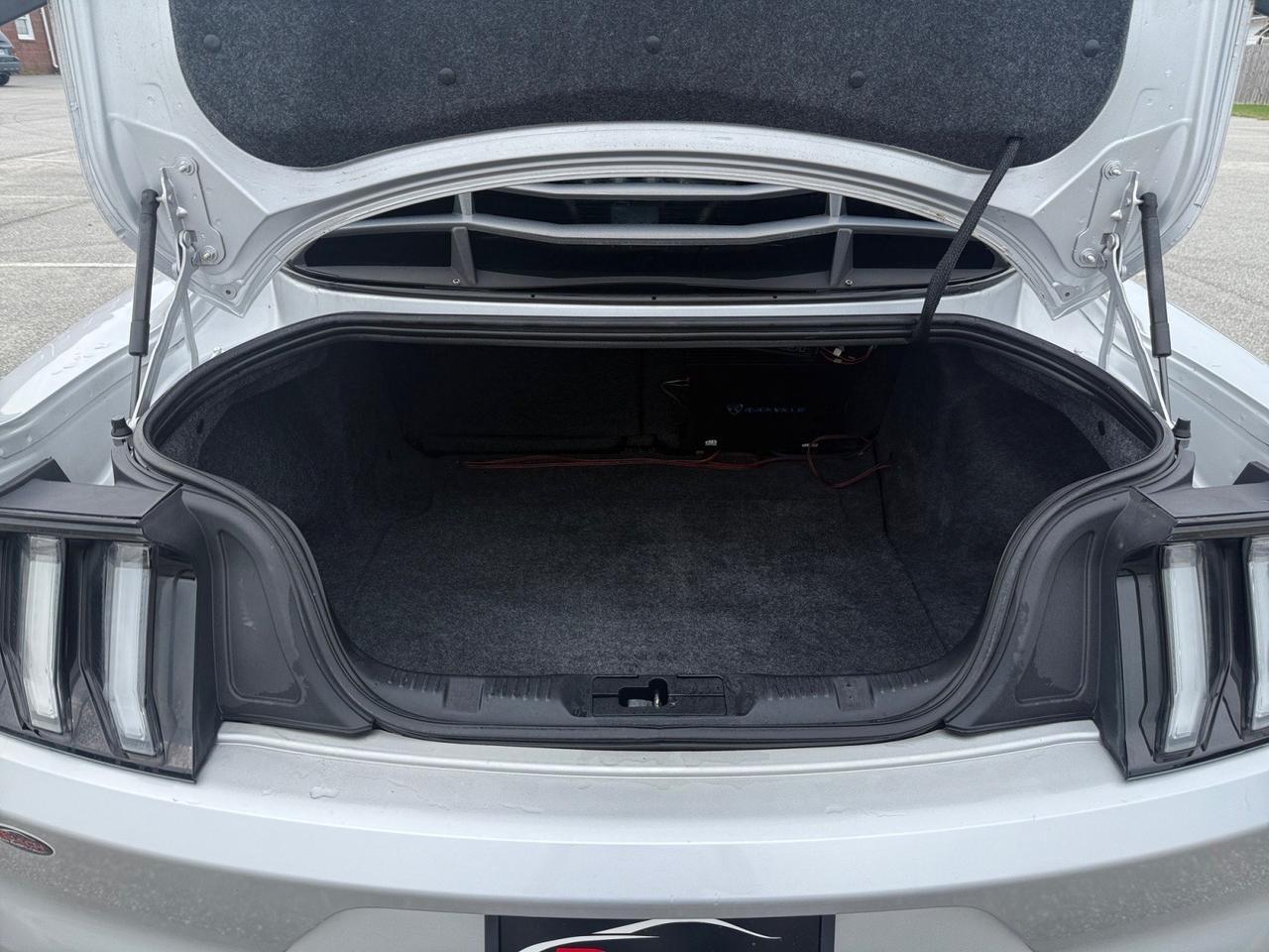 2017 Ford Mustang GT Premium, HEATED AND VENTILATED SEATS, BACKUP CAMERA, REAR SPOILER, POWER MIRRORS, HEATED MIRRORS, BLACK WHEELS, COME AND TEST DRIVE THIS MUSTANG TODAY! Norfolk VA