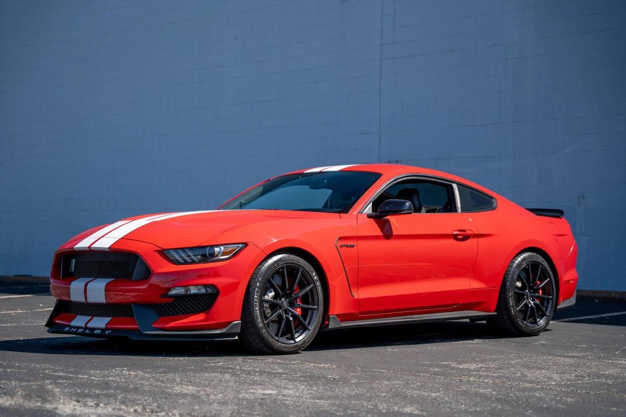 2017 Ford Mustang Shelby GT350 Coupe 2D St. Louis MO