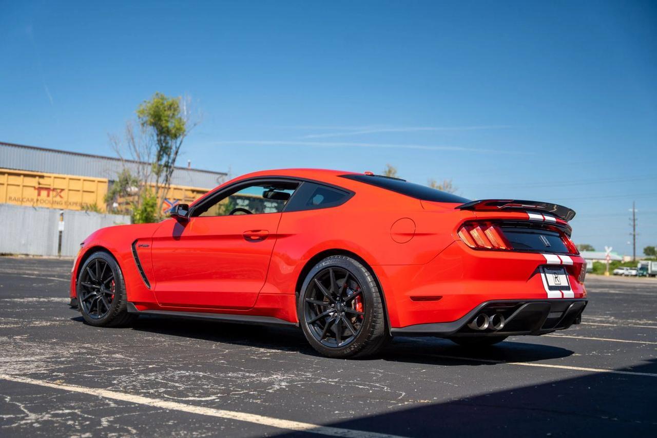 2017 Ford Mustang Shelby GT350 Coupe 2D St. Louis MO