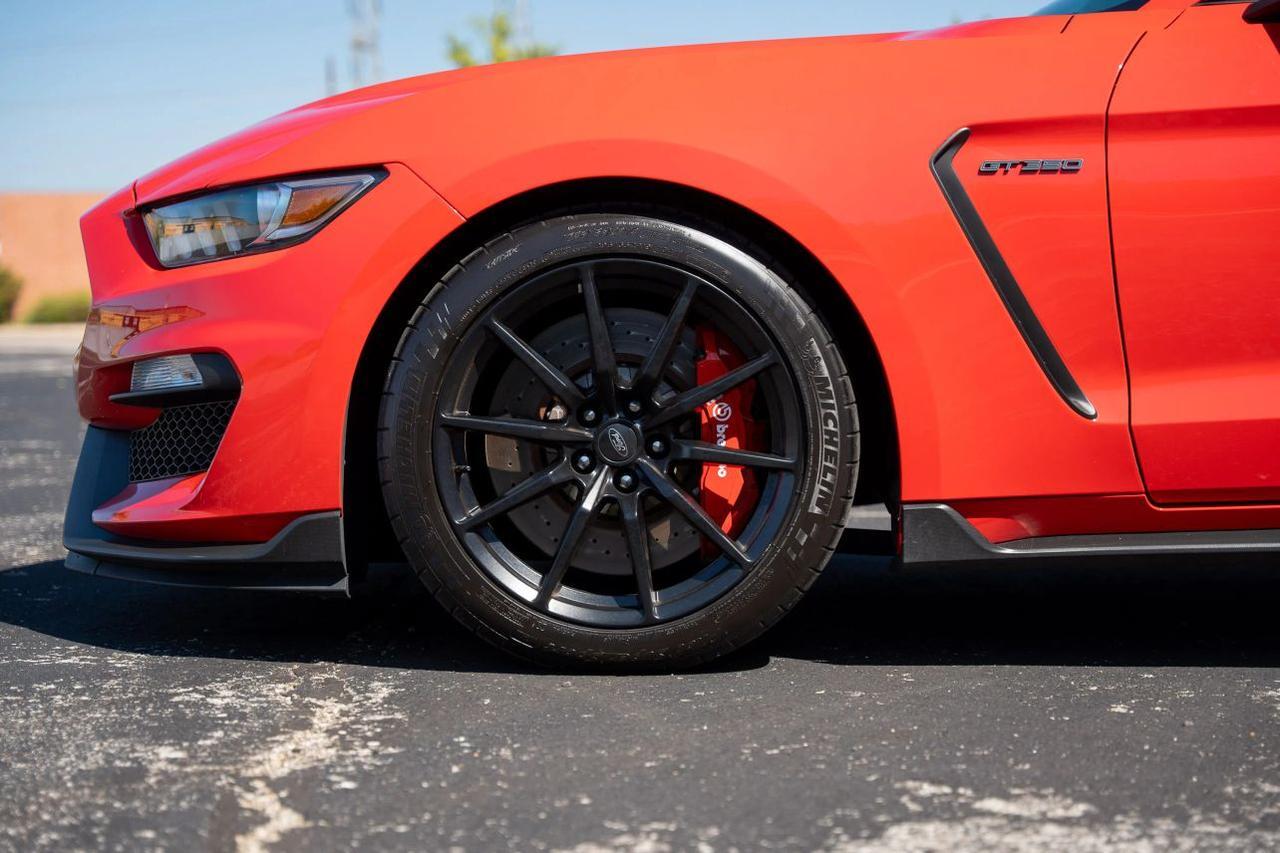 2017 Ford Mustang Shelby GT350 Coupe 2D St. Louis MO