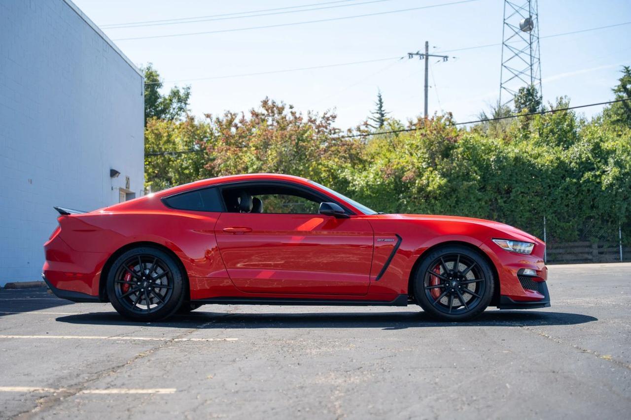 2017 Ford Mustang Shelby GT350 Coupe 2D St. Louis MO