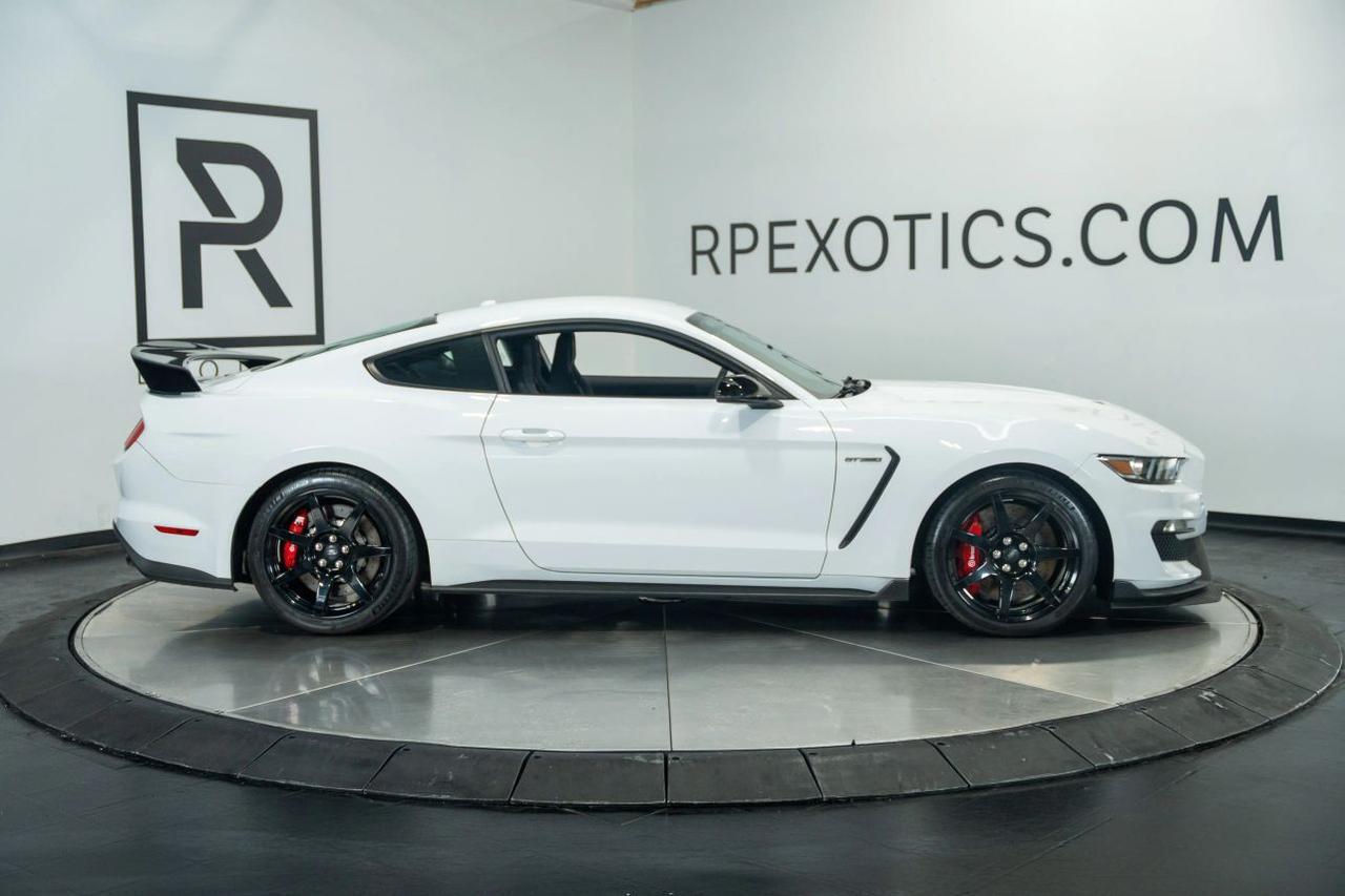 2017 Ford Mustang Shelby GT350R Coupe 2D St. Louis MO