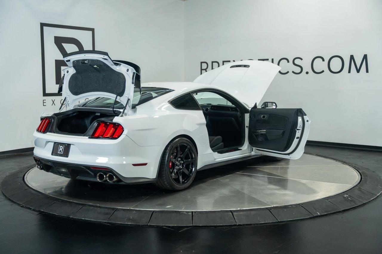2017 Ford Mustang Shelby GT350R Coupe 2D St. Louis MO