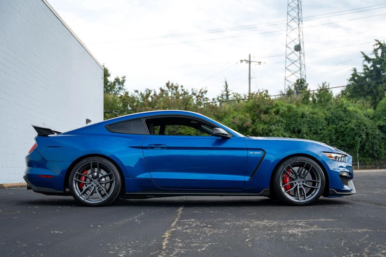 2017 Ford Mustang Shelby GT350R Coupe 2D St. Louis MO