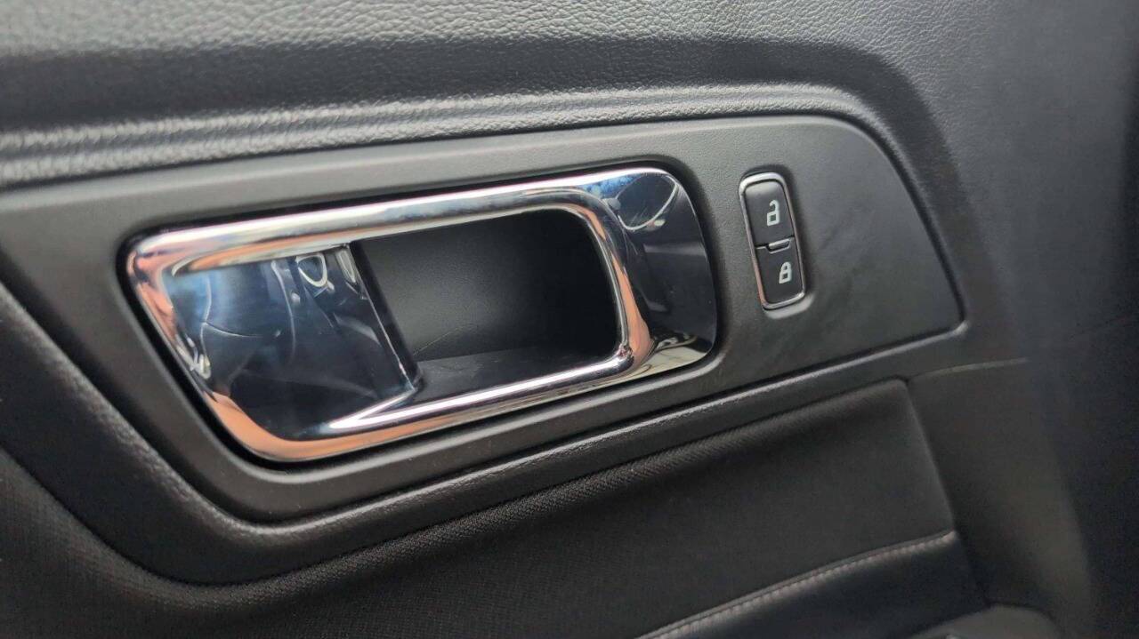 2017 Ford Mustang V6 2dr Fastback Lake Orion MI