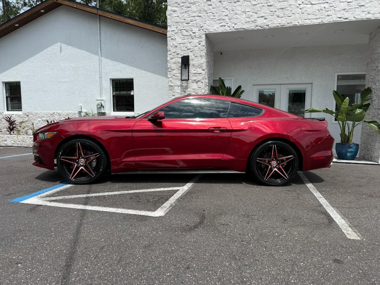 2017 Ford Mustang V6 Fastback