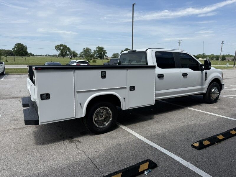 2017 Ford Super Crew F-350 DRW Utility XL Collinsville OK