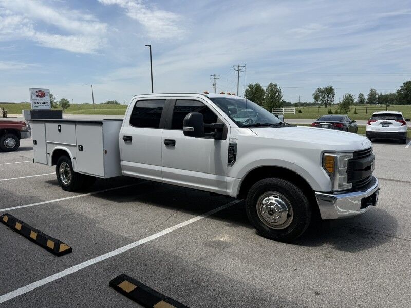 2017 Ford Super Crew F-350 DRW Utility XL Collinsville OK