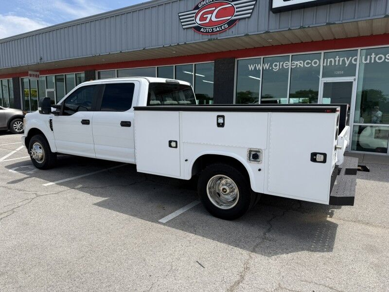 2017 Ford Super Crew F-350 DRW Utility XL Collinsville OK