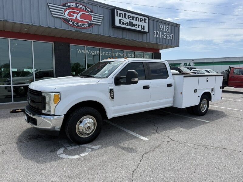 2017 Ford Super Crew F-350 DRW Utility XL Collinsville OK
